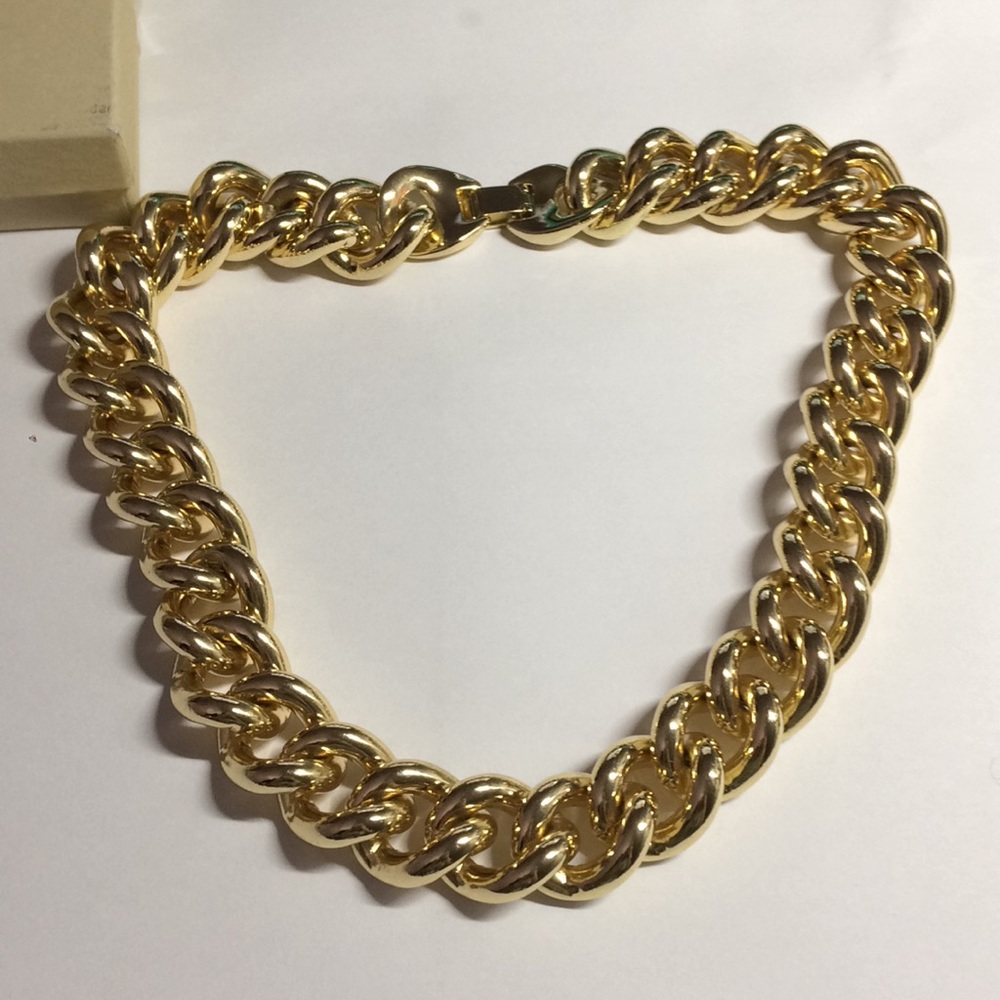 Banana republic necklace